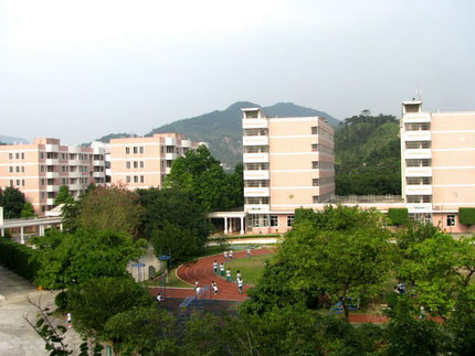 教學(xué)樓遠(yuǎn)觀圖