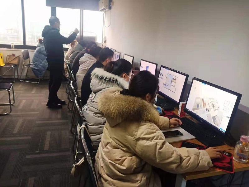 上課