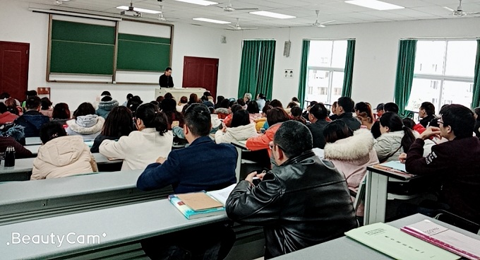 大學(xué)階梯教室
