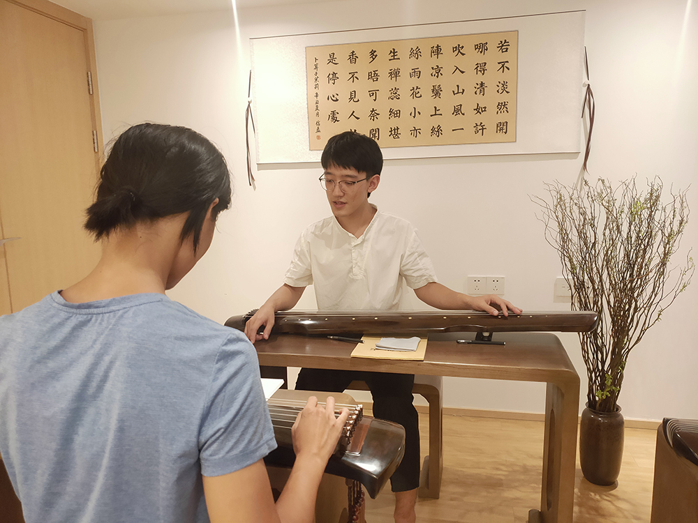 古琴課教學(xué)現(xiàn)場