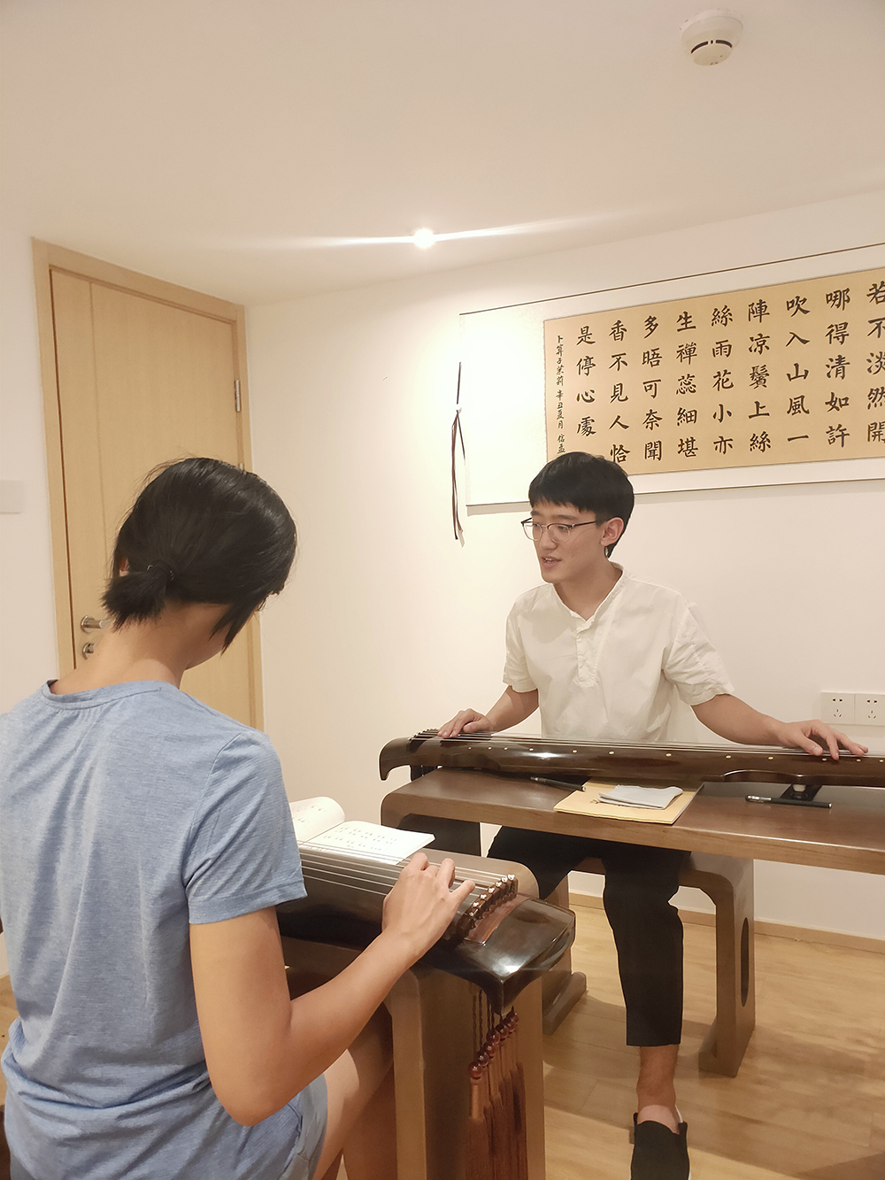 古琴課授課現(xiàn)場