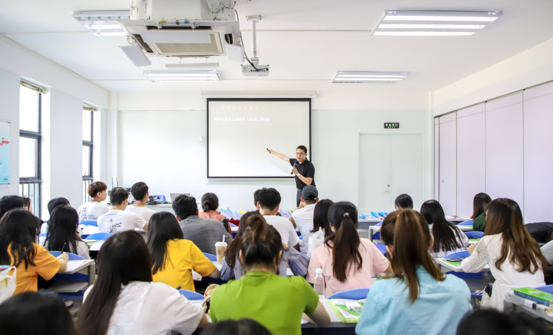 授課現(xiàn)場(chǎng)