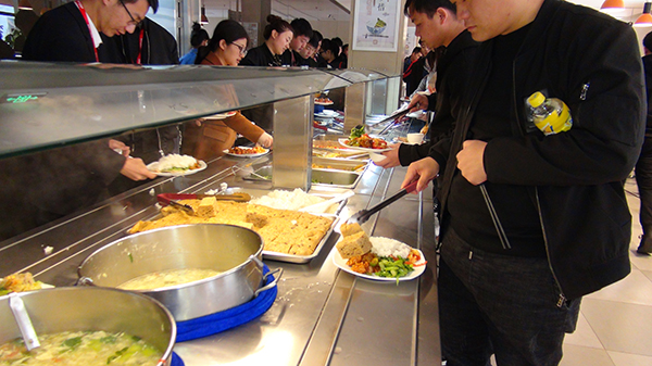 飯?zhí)?>
                            <div   id=