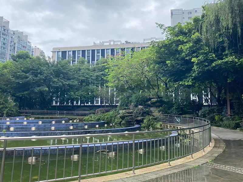 校園環(huán)境