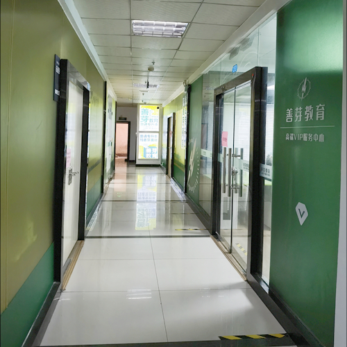 學(xué)校走廊