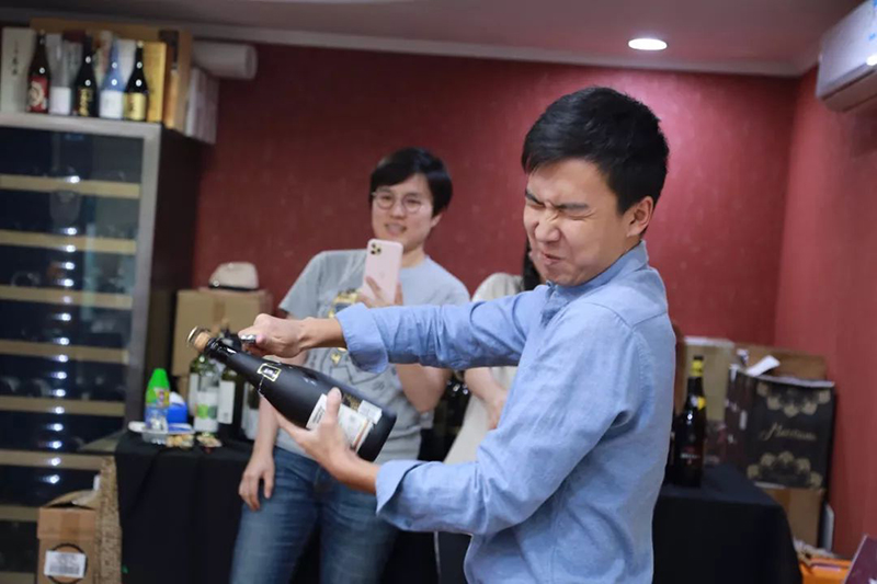 品酒開瓶