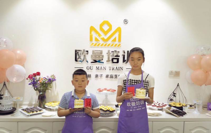 小學(xué)員留影