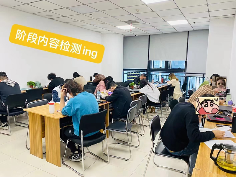 階段考試現(xiàn)場