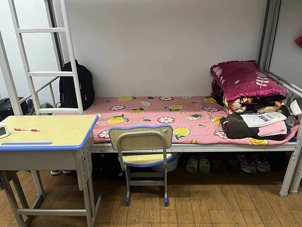 寢室床位