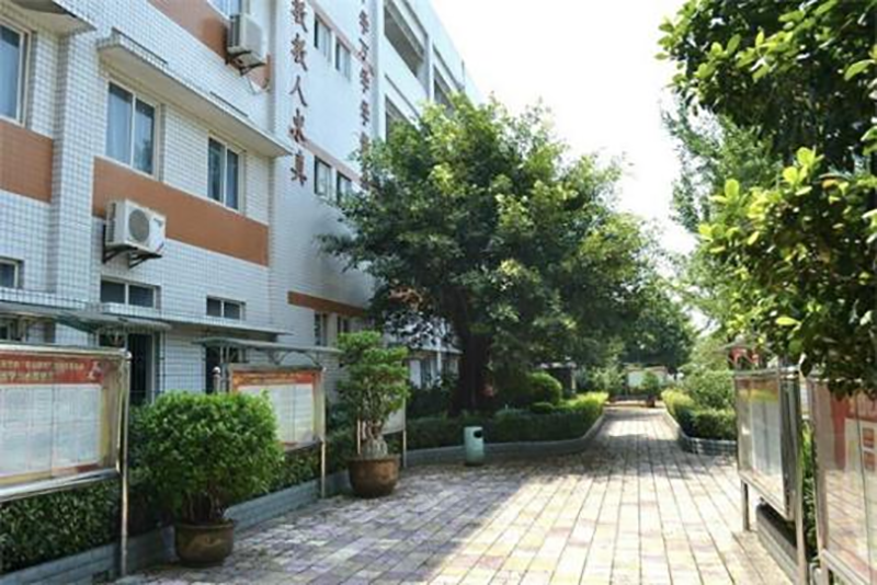校園環(huán)境