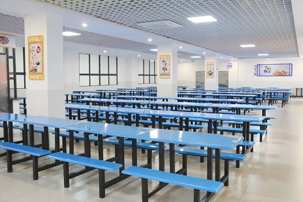 學校飯?zhí)?>
                            <div   id=