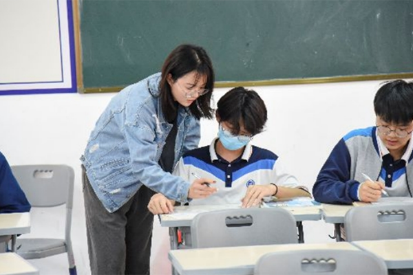 悉心指導