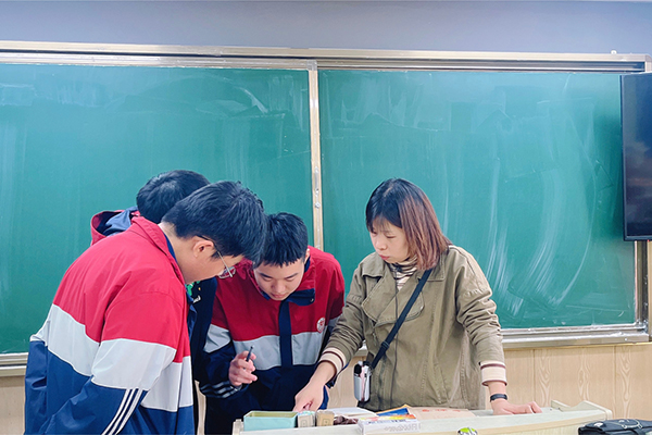 老師輔導(dǎo)